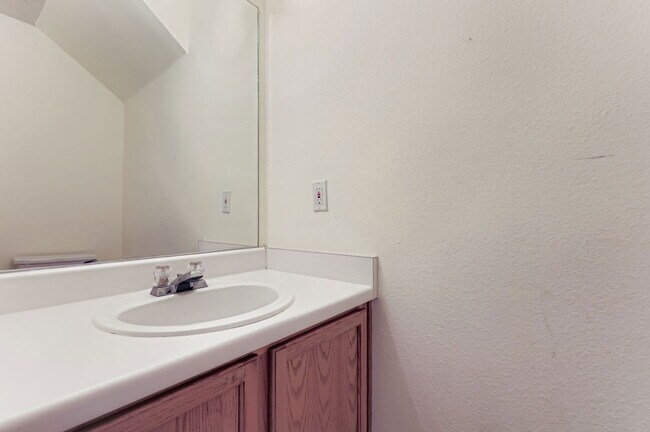 Building Photo - 924 Melted Candle Cove