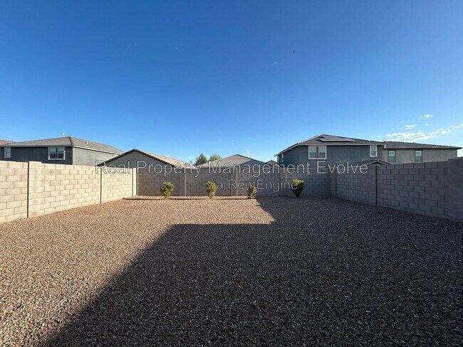 Building Photo - 6512 W Magdalena Ln