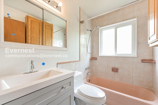 Building Photo - 1561 S Zuni St