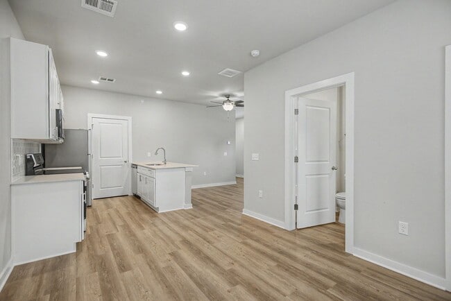 Building Photo - ***401 S. 29th Street***