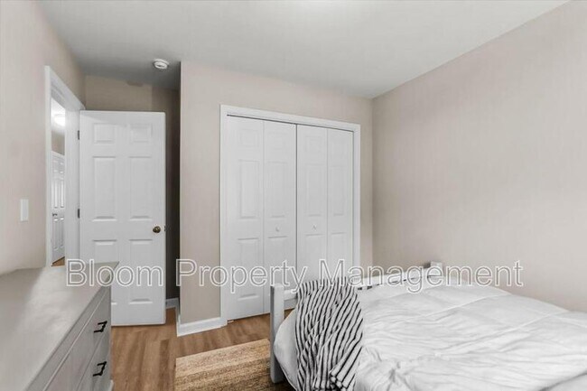 Building Photo - 9281 Ayscough Rd