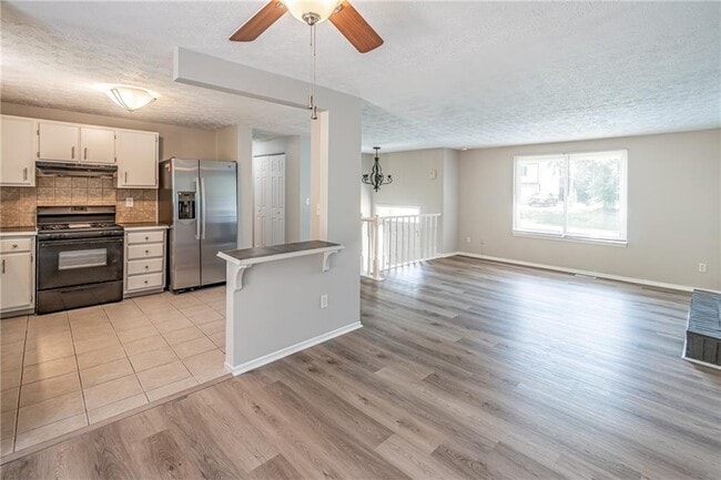 Building Photo - 2407 Redfield Dr