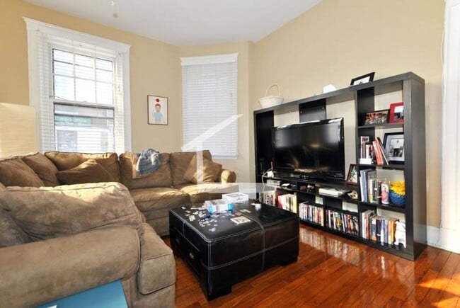 Building Photo - 1 bed in Allston