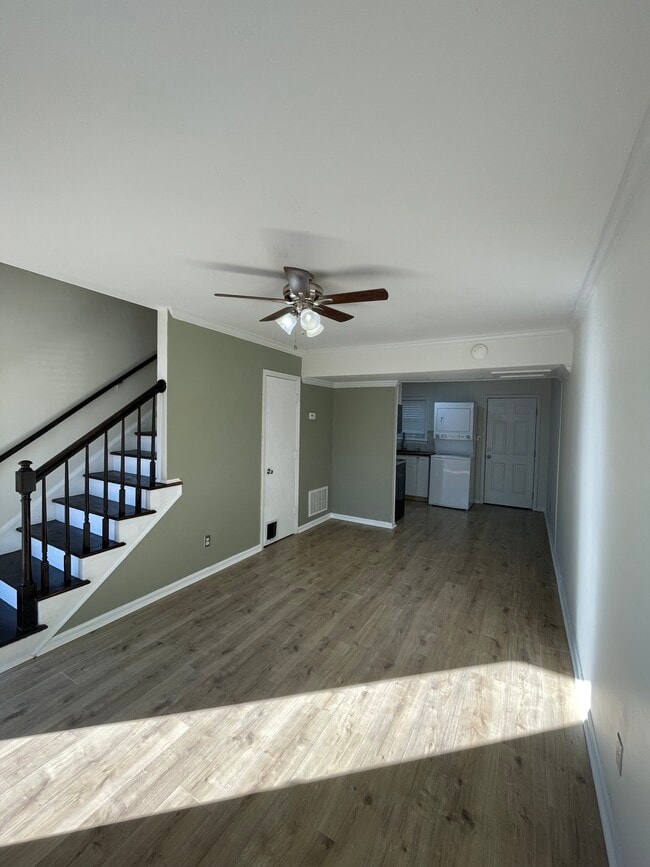 Building Photo - 250 Nixon Rd