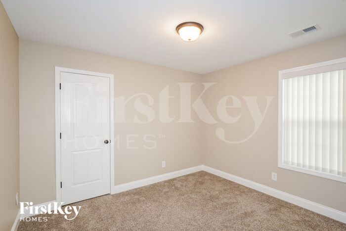 Building Photo - 1301 Shaughnessy Rd