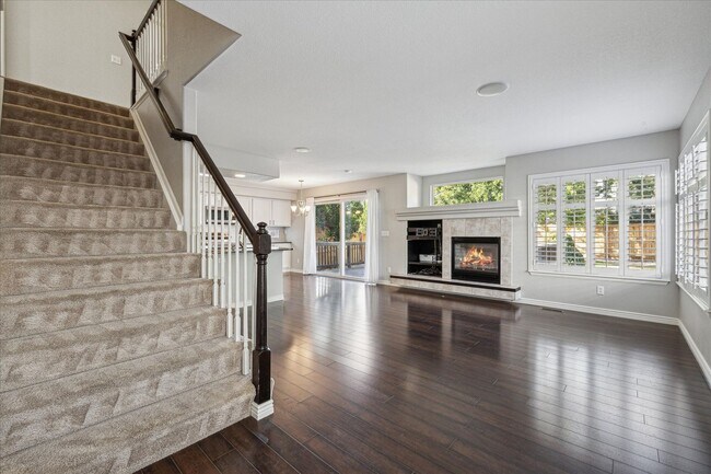 Building Photo - Wonderful 3 bedroom, 3.5 bath home in High...