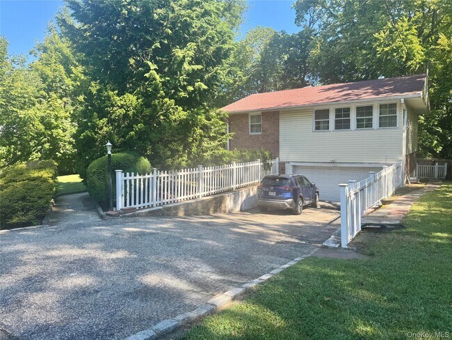 Building Photo - 23 Wooleys Ln