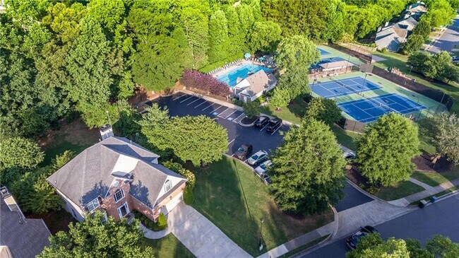 Building Photo - 5025 Baywood Dr