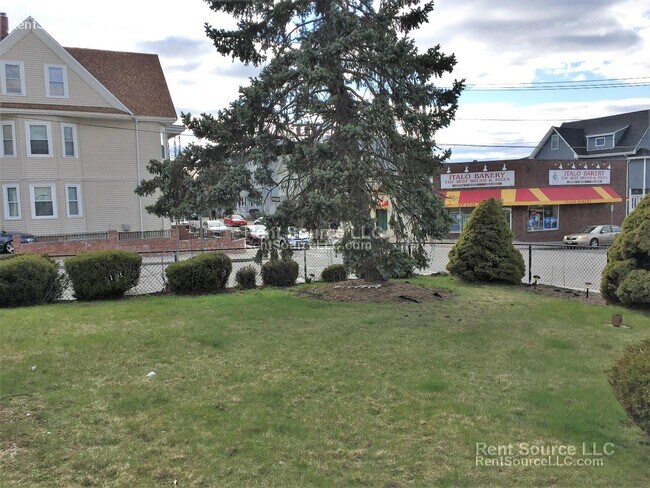 Building Photo - 519-521 Main St. Unit 1