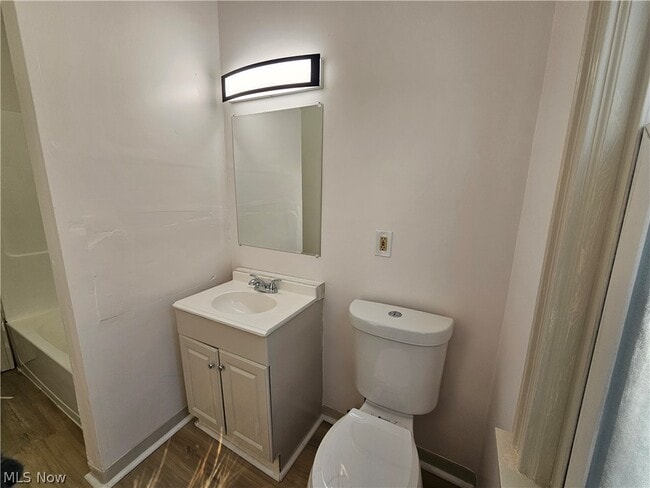 Building Photo - 3430 Beechwood Ave