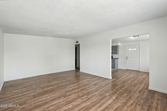 Building Photo - 130 W Harding Ave