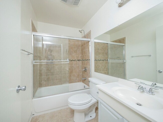 Floorplan - 5317-5311 Denny Ave