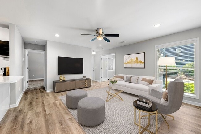 Building Photo - Spacious 3-bedroom, 2.5-bathroom End-unit townhome