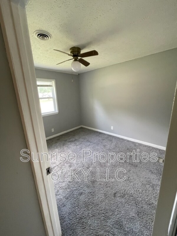 Building Photo - 6704 Rebecca Ln