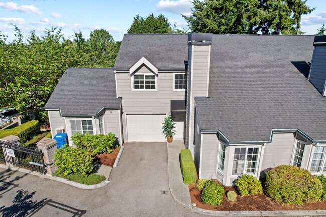 Building Photo - Water’s Edge Townhomes – Luxury Townhomes for Rent in Tacoma