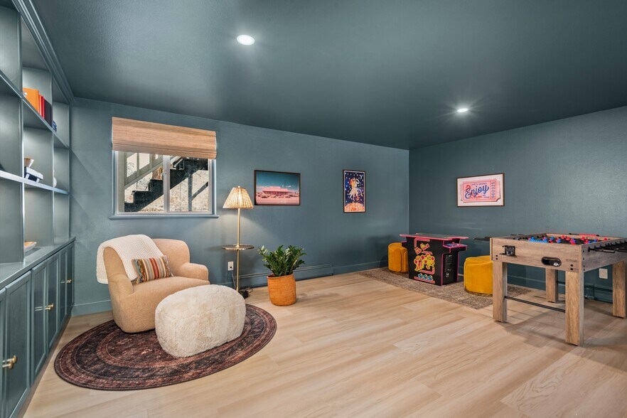 Building Photo - 180 Deer Run