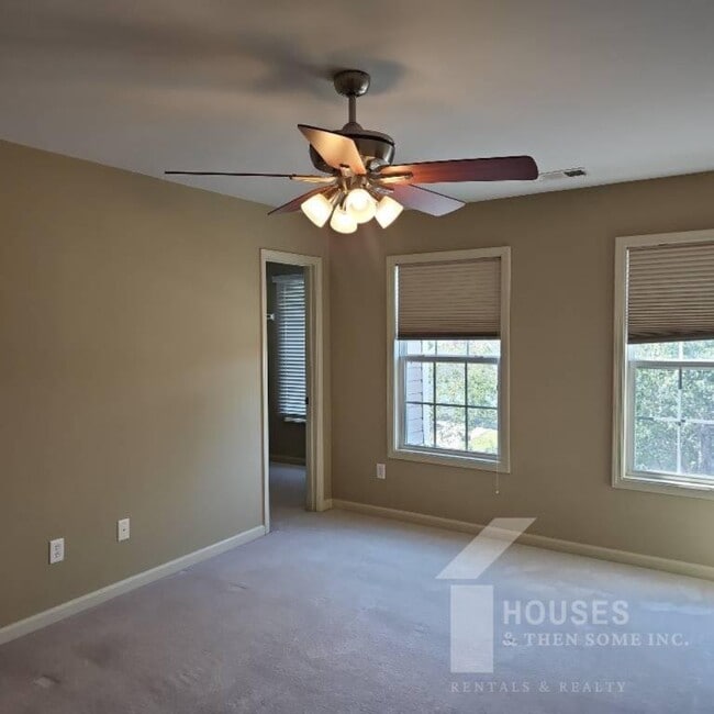 Building Photo - 204 Wild Meadow Dr