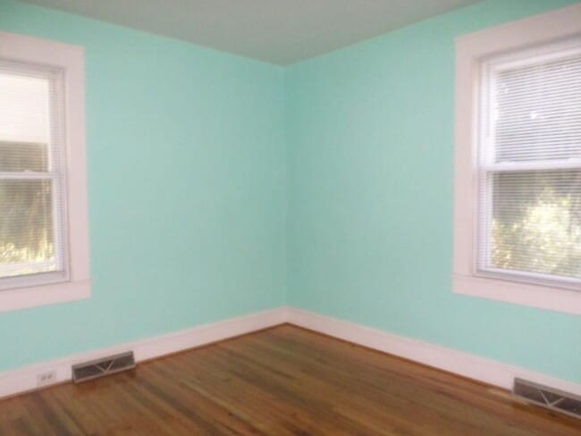 Building Photo - 1075 Cambria St NE