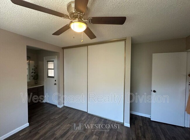 Building Photo - 627 Solano Dr