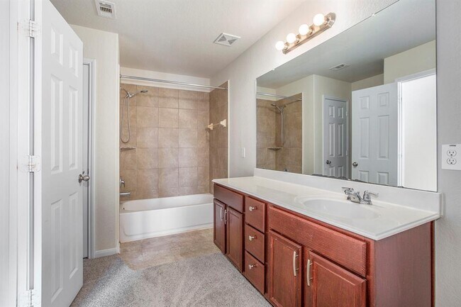 Building Photo - 4930 Hackamore Brook Ct