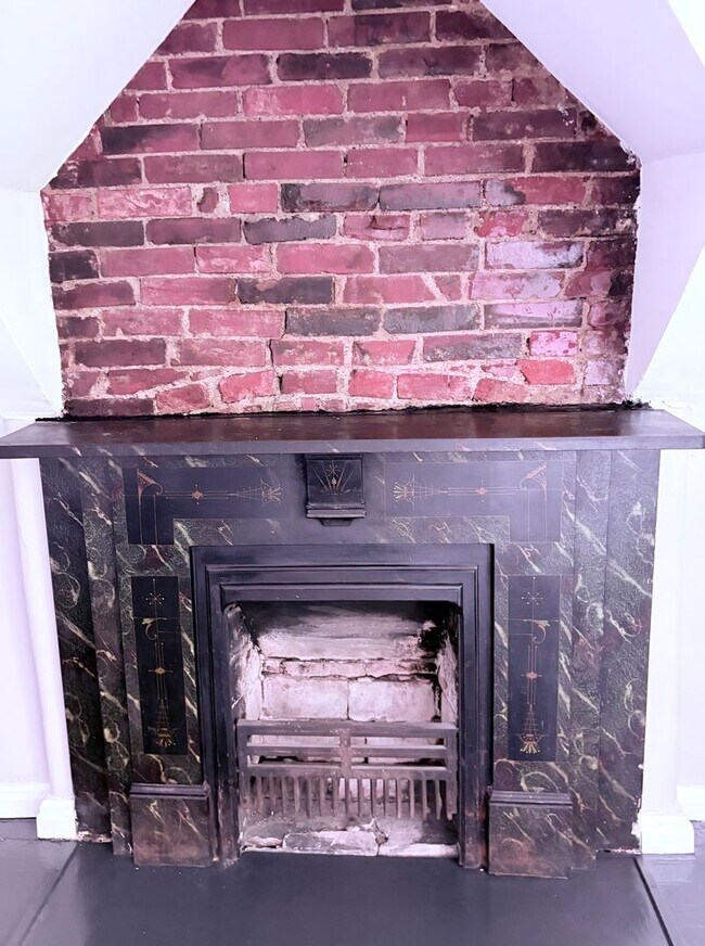 Building Photo - 1702 S 2nd St