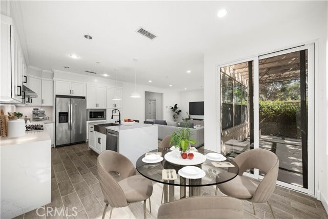 Building Photo - 83 Waterleaf