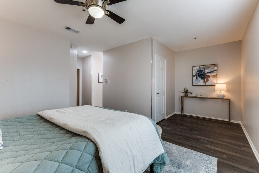 Building Photo - 4501 Druid Ln