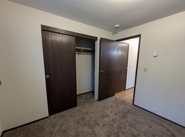 Building Photo - 1307 Eastside St NE