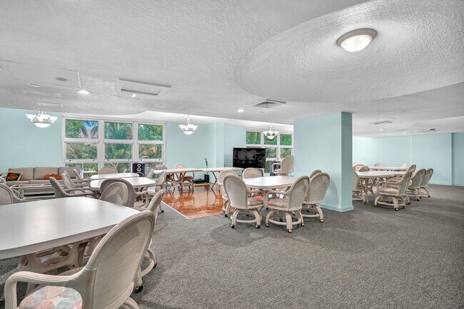 Building Photo - 531 N Ocean Blvd