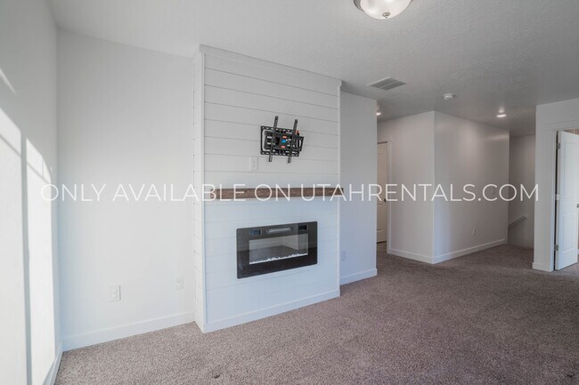 Building Photo - 578 Sugar Beet Dr