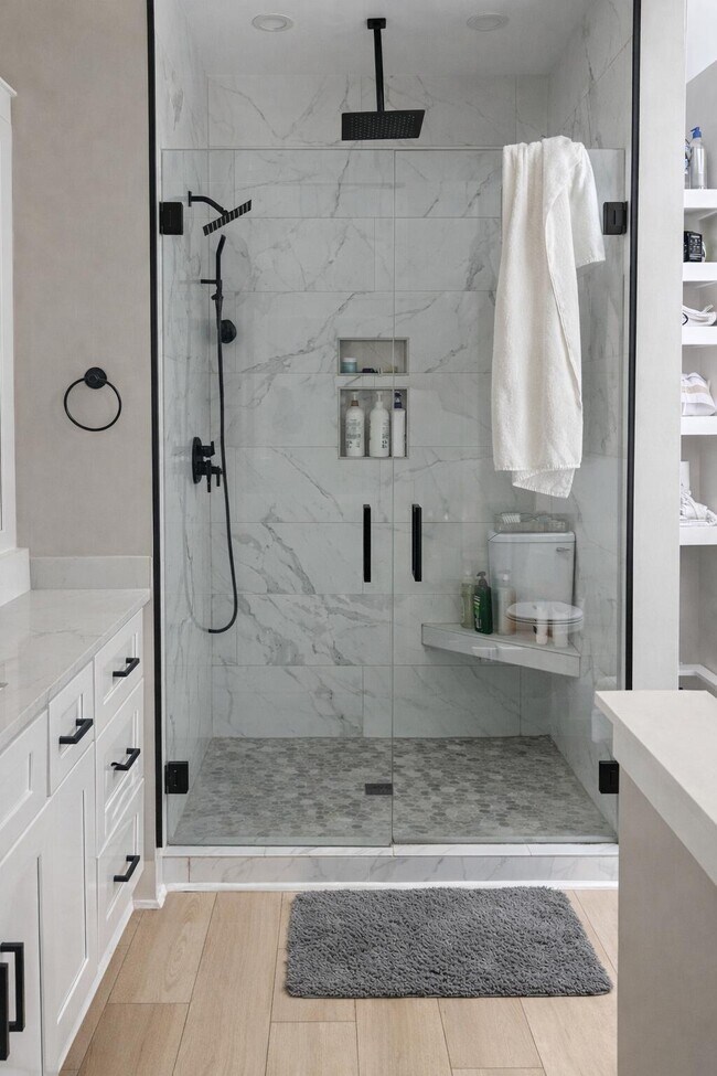 Building Photo - 133 Nuit Ln