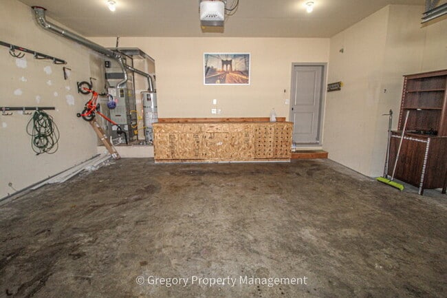 Building Photo - Beautiful and Modern Two-Story Home in Great Millcreek Location! 3 Bedrooms, 2.5 Bathrooms, Spaci...