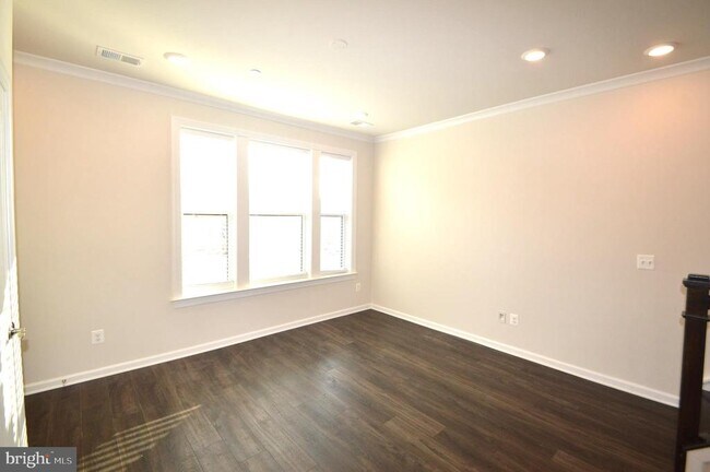 Building Photo - 45091 Cappamore Terrace