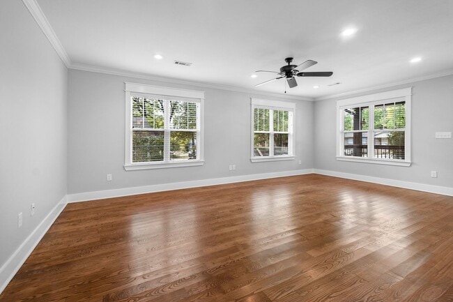 Building Photo - Bright & Cozy 3-Bedroom, 2-Bathroom Home with Fenced Yard!