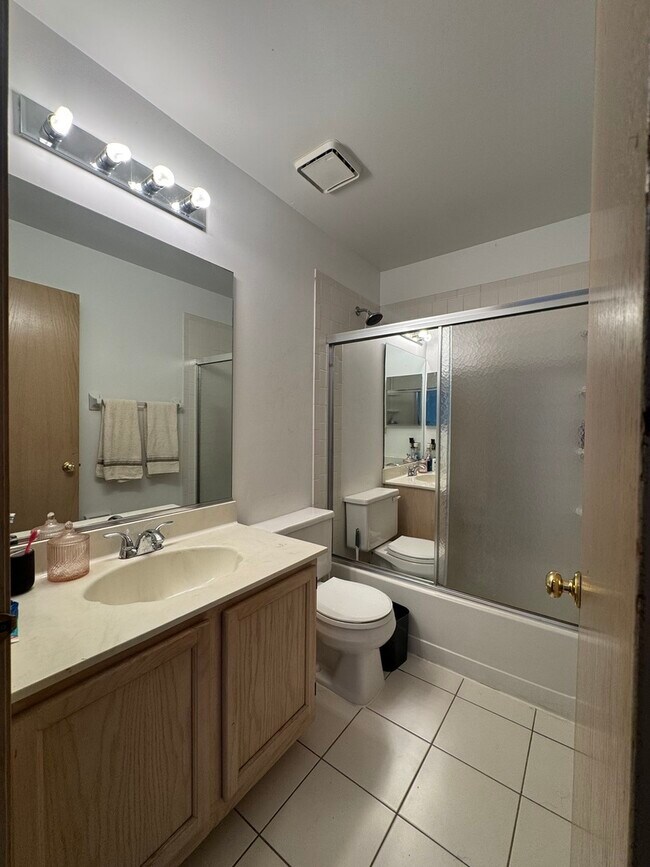 Building Photo - 2164 Seaver Ln
