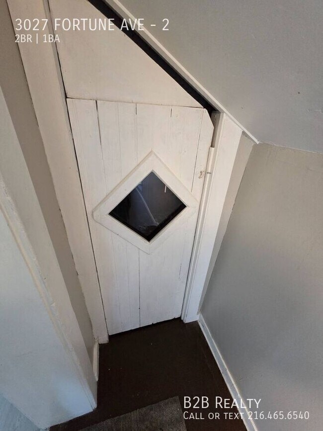 Building Photo - 3027 Fortune Ave