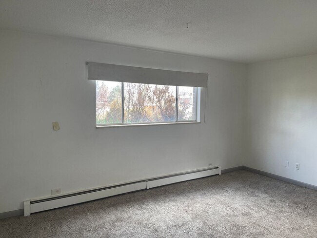 Building Photo - 611 35th Ave