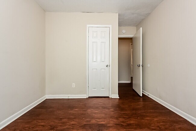 Building Photo - 246 Bellwood Ln