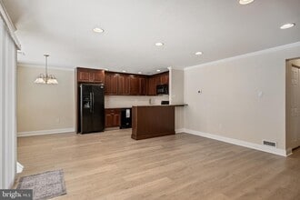 Building Photo - 1 Bridgewater Dr