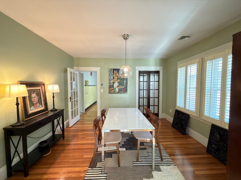 Building Photo - 20 Magnolia Ave