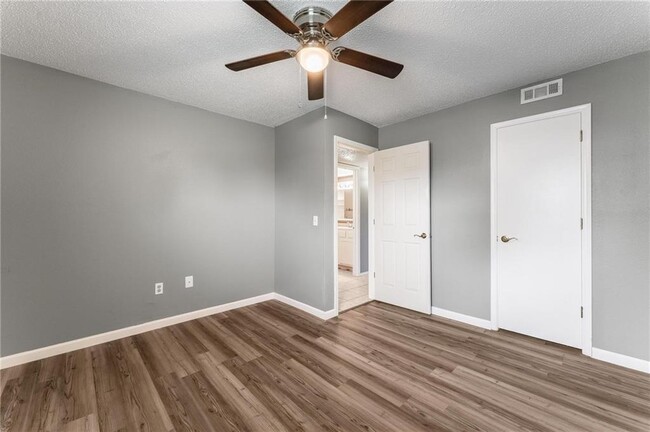 Building Photo - 2508 W Olrich St