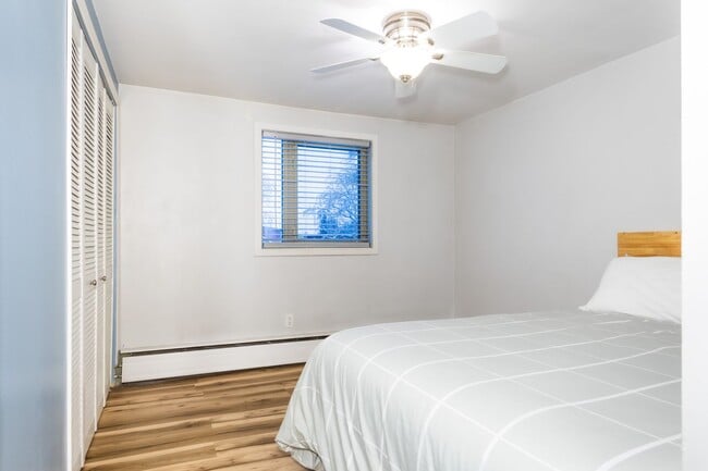 Building Photo - Old Airport Road 4751-VS