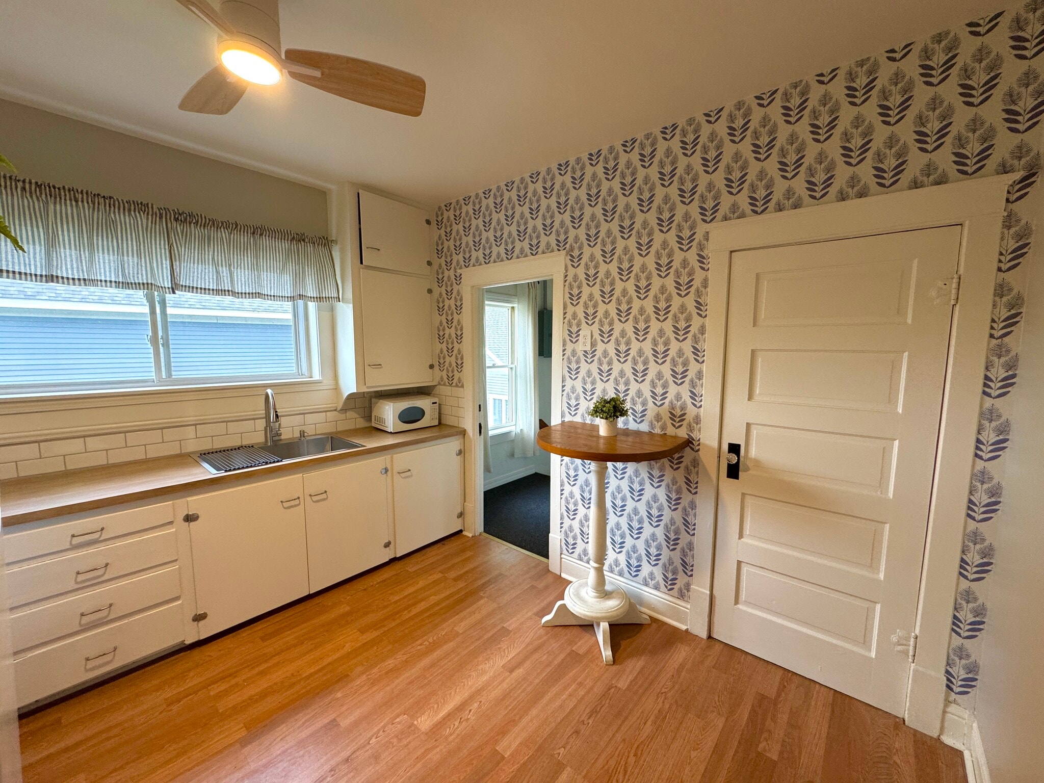 Unit 2 Kitchen - 209 N William St