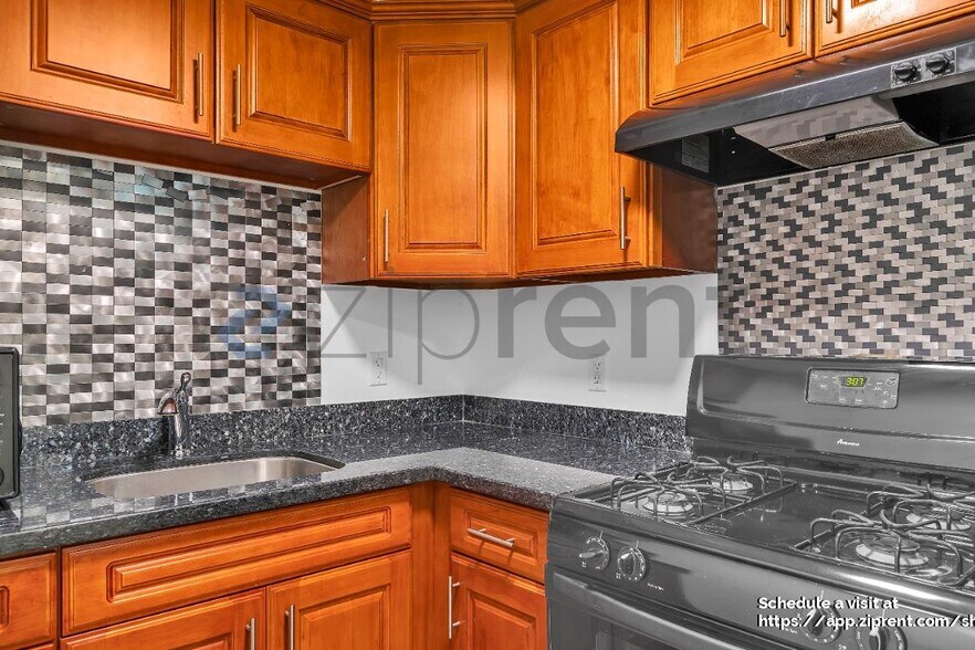 Building Photo - 860 Olive Ave