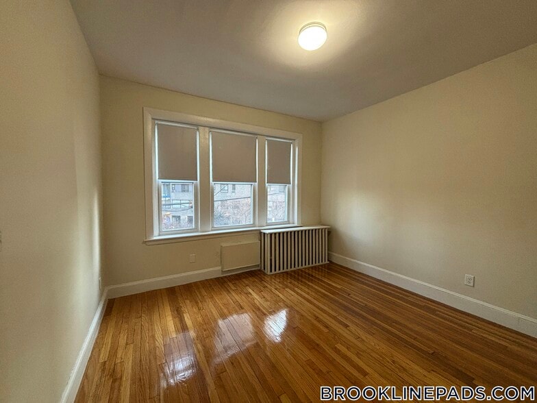 Building Photo - 33 Lancaster Terrace