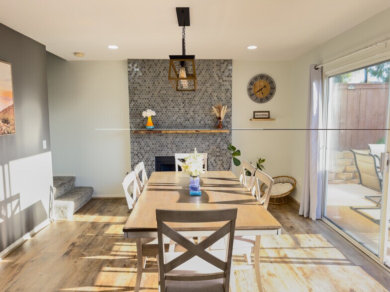 Building Photo - 8932 Gateway View Ct