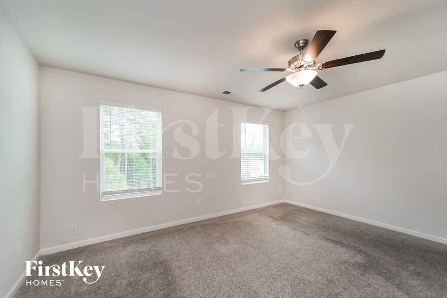 Building Photo - 2035 Cypress Village Dr NW