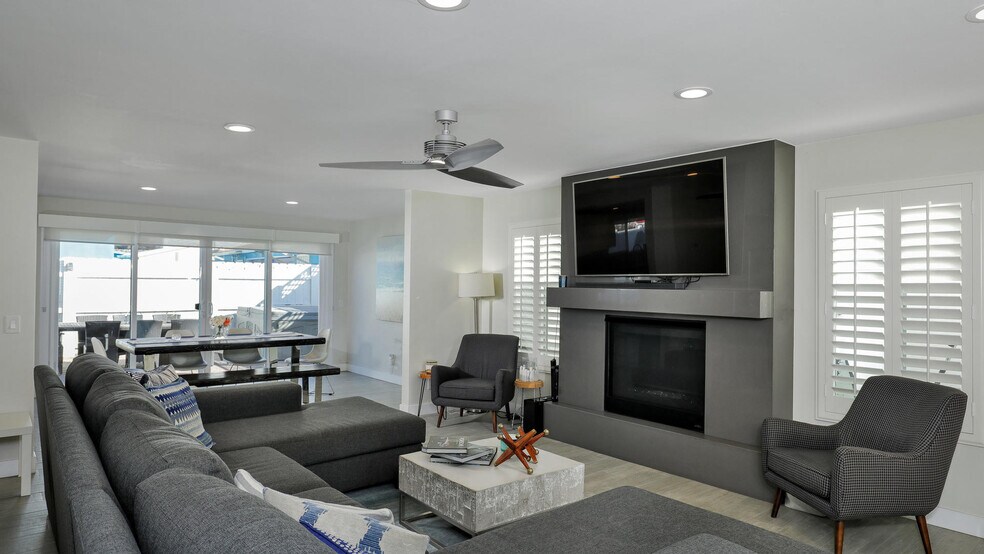Building Photo - 1401 Pacific Beach Dr