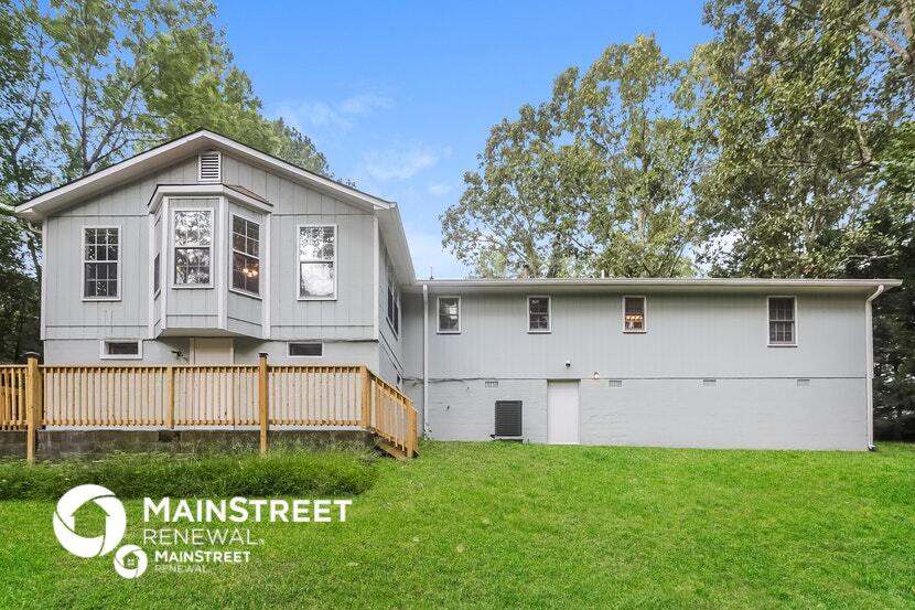 Building Photo - 2630 King George Ct NE