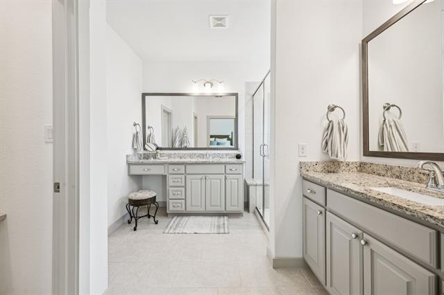 Building Photo - 1000 Redbrick Ln